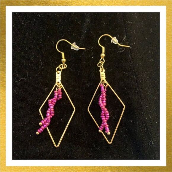 3/$20 Hand Crafted BEADED Dangle HANDMADE Gold Diamond EARRINGS - Picture 1 of 1